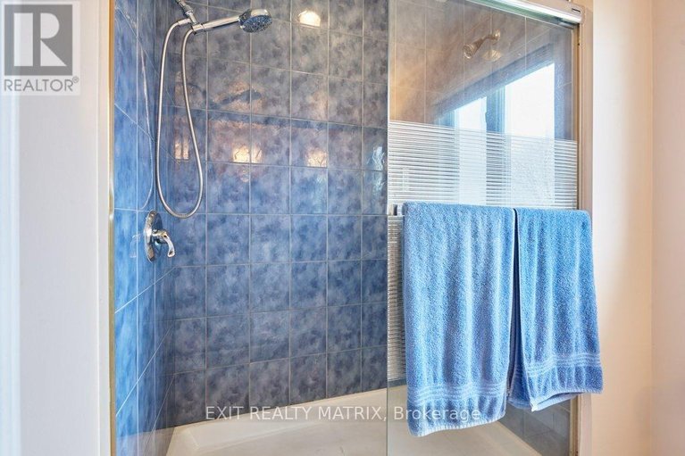 29619267/4717-mcneely-road/sarsfieldbearbrook/ottawa/ontario/K4B0J2_21