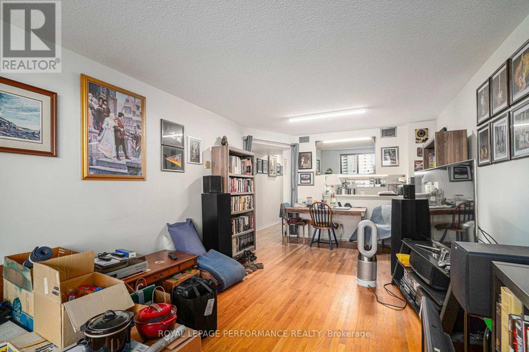 28819010/502-1180-ohio-street/billings-bridge/ottawa/ontario/K1H8N5_4