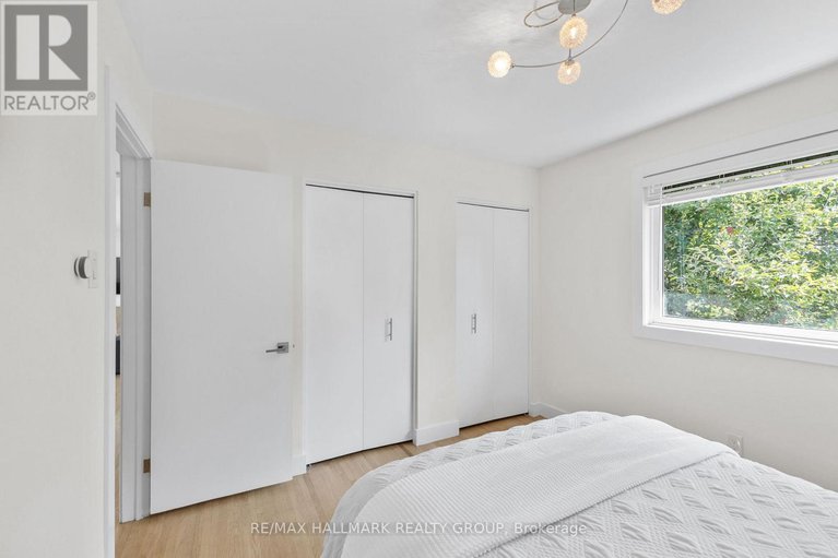 28877197/2180-lenester-avenue/mckellar-heightsglabar-park/ottawa/ontario/K2A1L4_13
