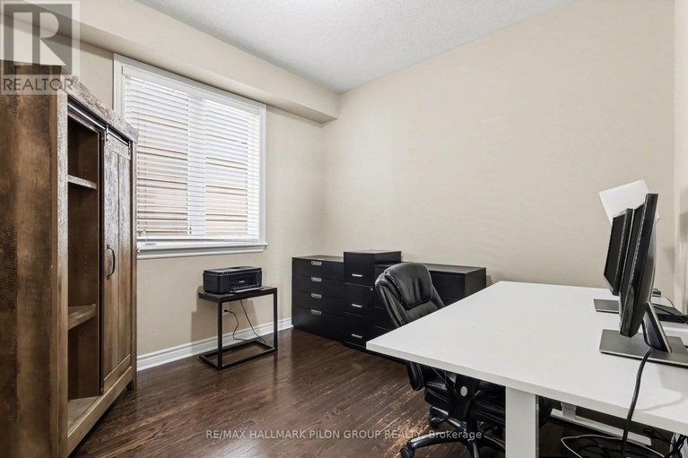 29653953/865-contour-street/mer-bleuebradley-estatesanderson-park/ottawa/ontario/K1W0G6_12