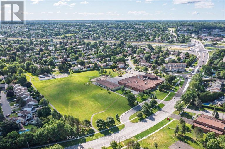 28632317/1097-moselle-crescent/convent-glen/ottawa/ontario/K1C2S8_41