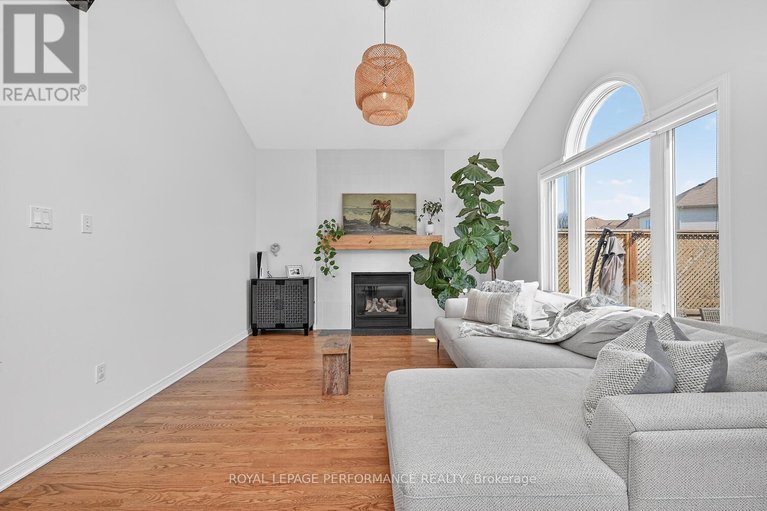 29575715/1665-frenette-street/fallingbrookgardenway-south/ottawa/ontario/K4A4L4_11