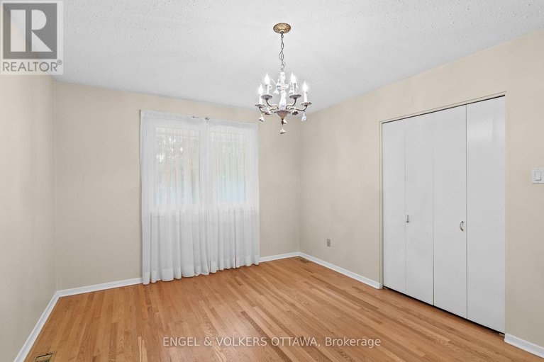 28812739/3348-kodiak-street/south-keys/ottawa/ontario/K1V7S8_27