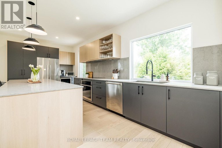 28678296/1995-lenester-avenue/mckellar-heightsglabar-park/ottawa/ontario/K2A1K4_10