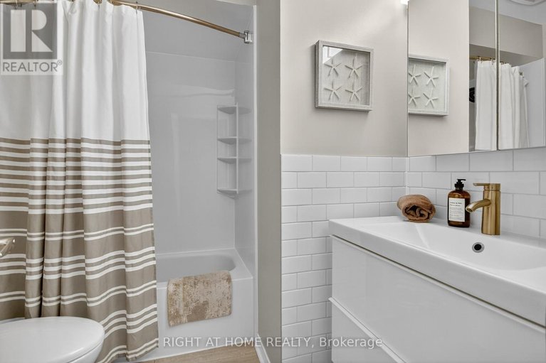 29617505/24-manhattan-crescent/central-park/ottawa/ontario/K2C4B4_21