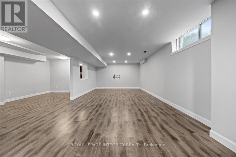 29259363/32-eliza-crescent/stittsville-south/ottawa/ontario/K2S2A3_33