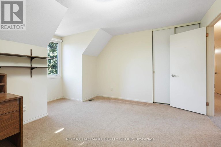 28869617/1-northview-road/city-viewskylinefisher-heightsparkwood-hills/ottawa/ontario/K2E6A6_28