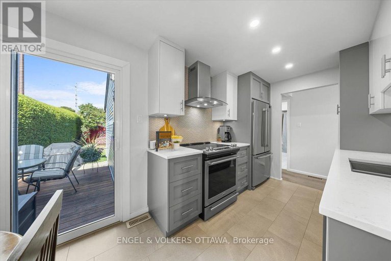 28855276/11-ventnor-way/pheasant-run/ottawa/ontario/K2J1M2_14