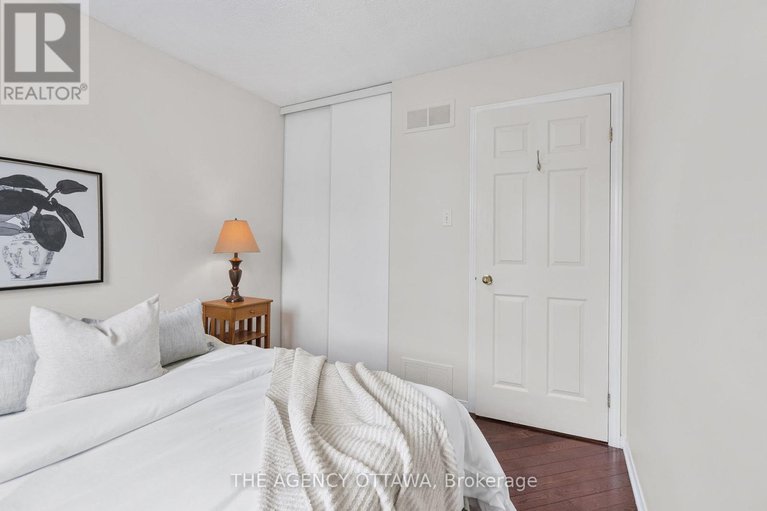 28611358/55-springcreek-crescent/bridlewood/ottawa/ontario/K2M2M2_25