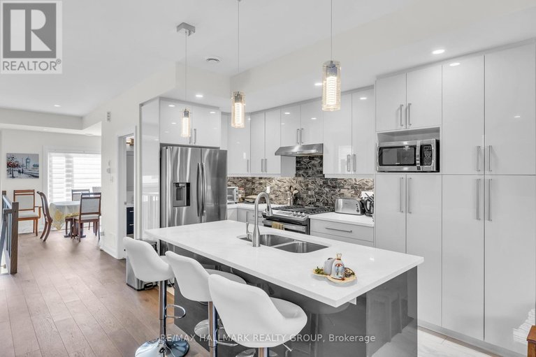 29687153/165-longpre-street/vanier/ottawa/ontario/K1L7J5_9