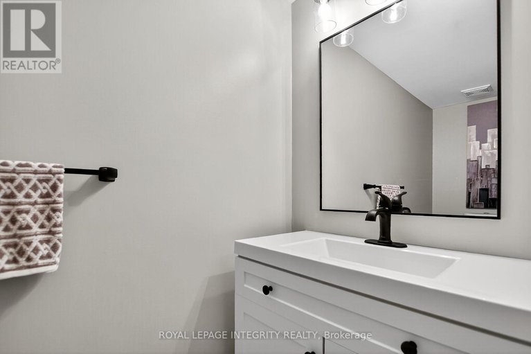28934975/13-roblyn-way/barrhaven-east/ottawa/ontario/K2G5Z4_17