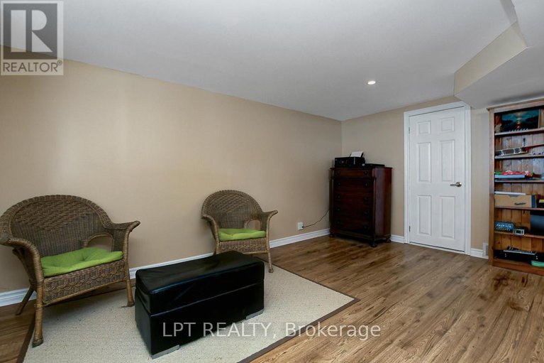 29427197/1771-mcmaster-avenue/urbandale-acres/ottawa/ontario/K1H6R7_32