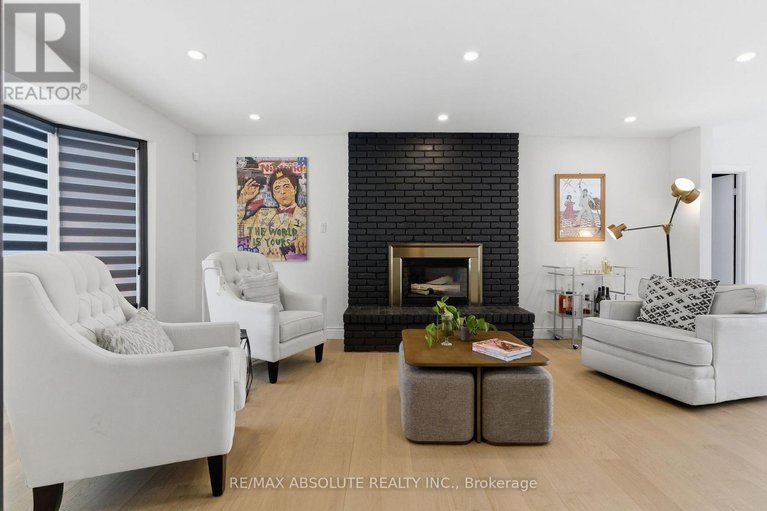 29407947/13-weatherwood-crescent/pineglencountry-place/ottawa/ontario/K2E7C5_5