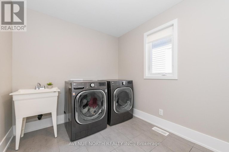 29437625/805-henslows-circle/avalon-west/ottawa/ontario/K4A5H6_46