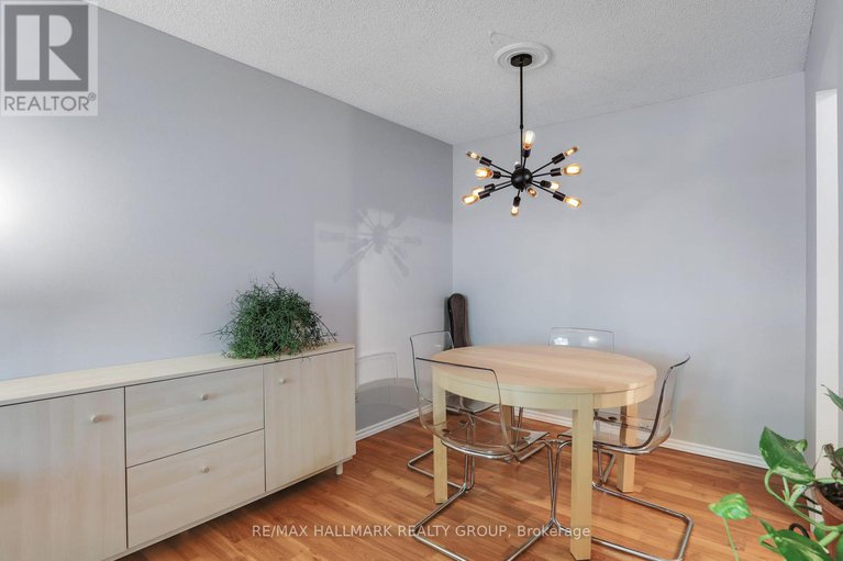 28485639/8-405-montfort-street/vanier/ottawa/ontario/K1L8G8_8