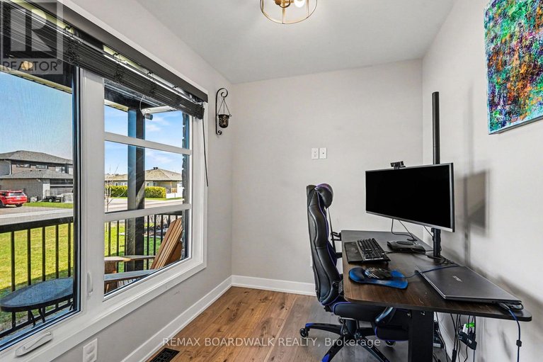 29647826/160-hybrid-street/embrun/russell/ontario/K0A1W0_6