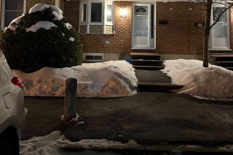 29273800/c-1736-lamoureux-drive/queenswood-heights-south/ottawa/ontario/K1E2N5_1