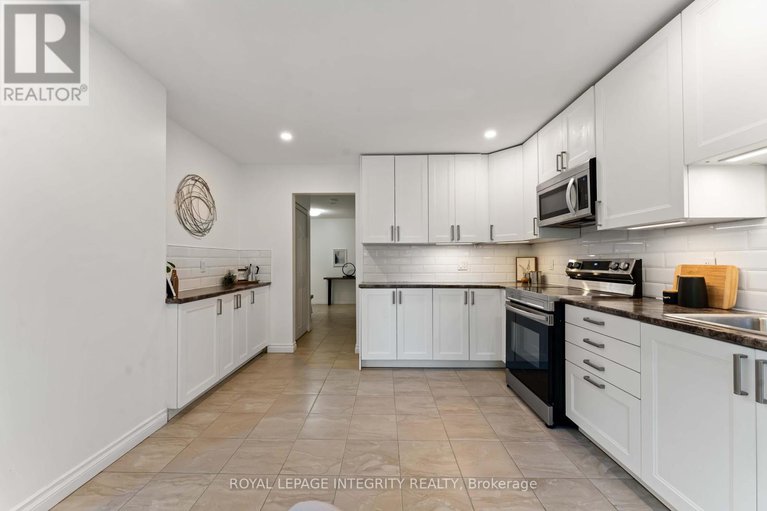 28688332/2044-wildflower-drive/queenswood-heights-south/ottawa/ontario/K1E3R5_10