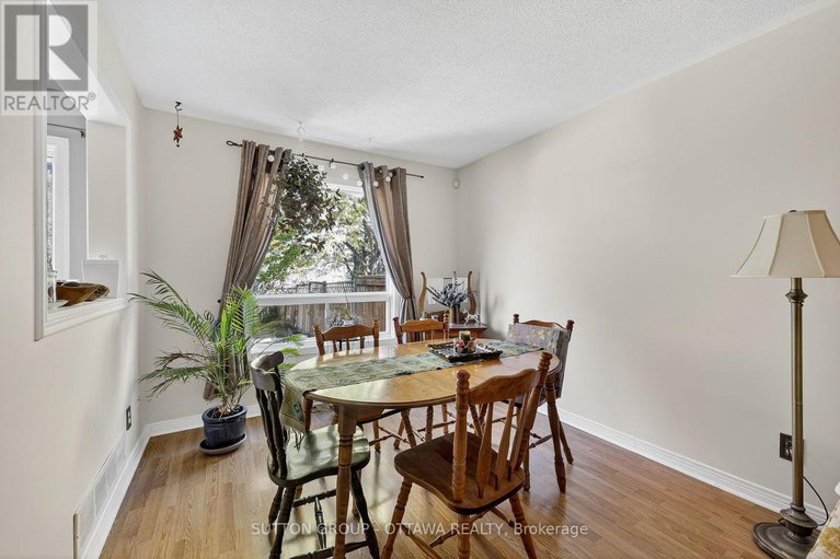 28992847/1473-launay-avenue/fallingbrookpineridge/ottawa/ontario/K4A3R9_12
