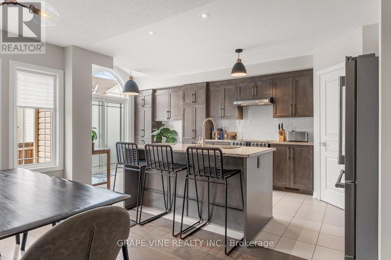 29235823/568-voie-du-pin-rouge-way/mer-bleuebradley-estatesanderson-park/ottawa/ontario/K1W0C4_11