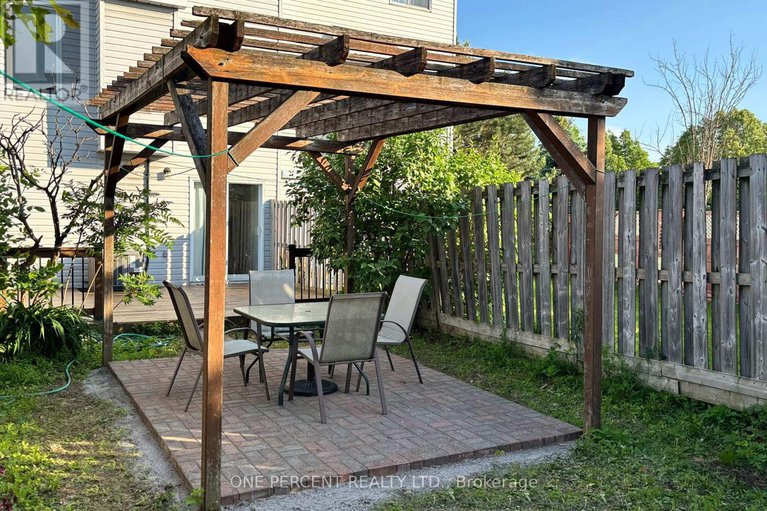 28463418/2572-alanis-private/emerald-woodssawmill-creek/ottawa/ontario/K1T4A1_34