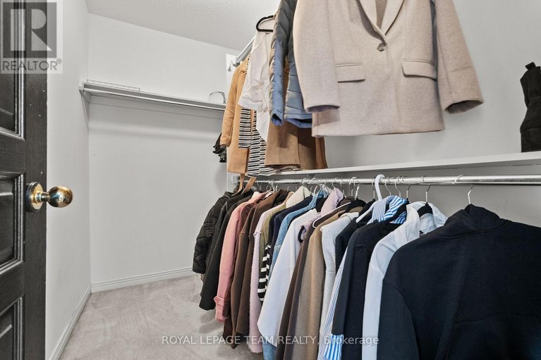 29637009/5-milner-downs-crescent/emerald-meadowstrailwest/ottawa/ontario/K2M2S6_27