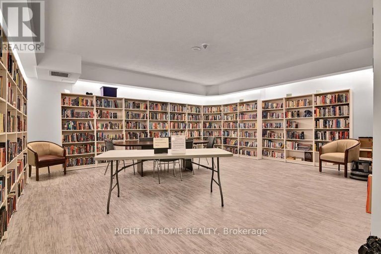 29140555/1703-2759-carousel-crescent/emerald-woodssawmill-creek/ottawa/ontario/K1T2N5_26