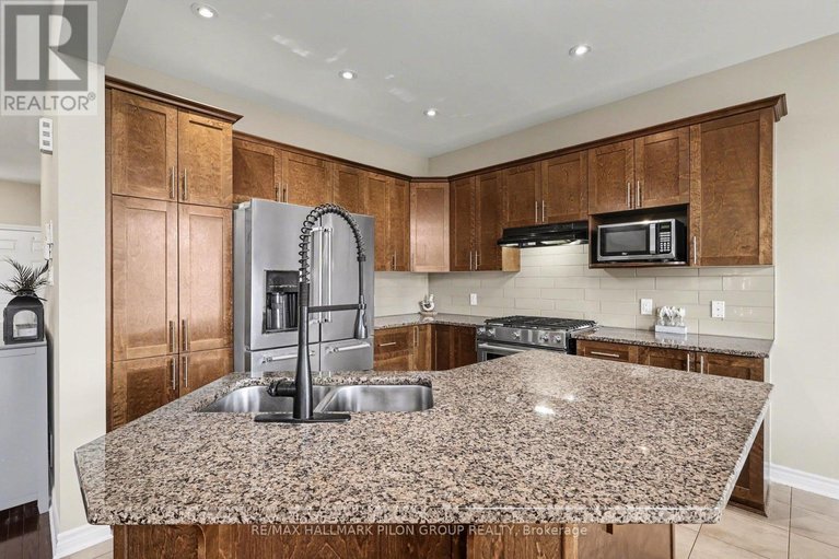 29653953/865-contour-street/mer-bleuebradley-estatesanderson-park/ottawa/ontario/K1W0G6_8