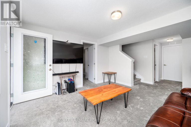 28906810/351-falsetto-street/mer-bleuebradley-estatesanderson-park/ottawa/ontario/K1W0S6_29