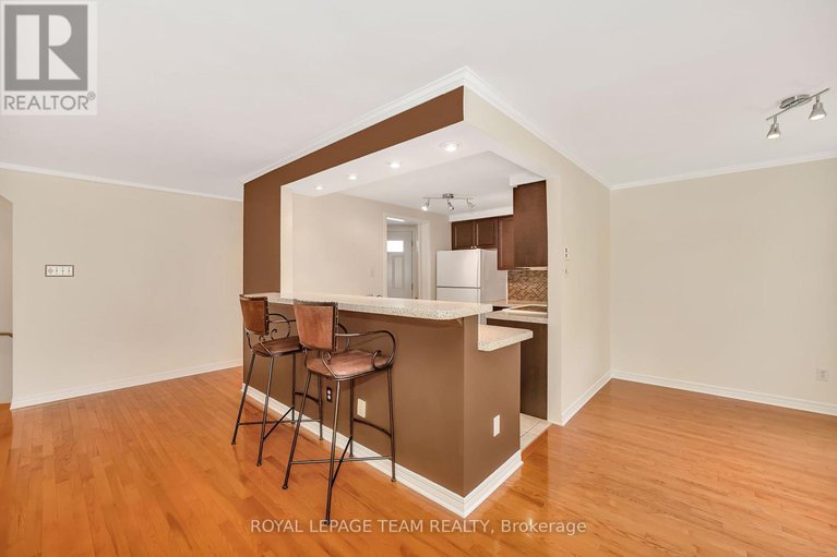 28513863/1-1121-bavlie-avenue/billings-bridge/ottawa/ontario/K1H8P3_8