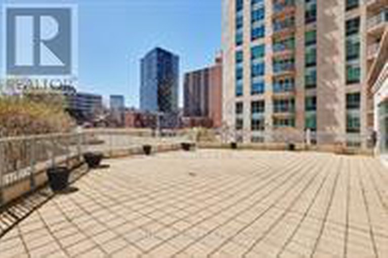 28713379/1704-234-rideau-street/sandy-hill/ottawa/ontario/K1N0A9_23