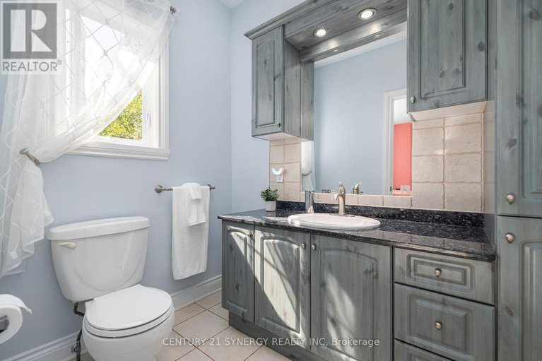 28811434/1281-georges-vanier-drive-n/cumberland-ridge/ottawa/ontario/K4C1R6_29