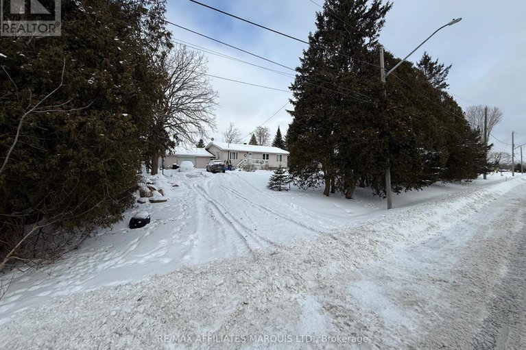 29326342/18221-rene-street/south-glengarry-charlottenburgh-twp/south-glengarry/ontario/K0C2J0_2