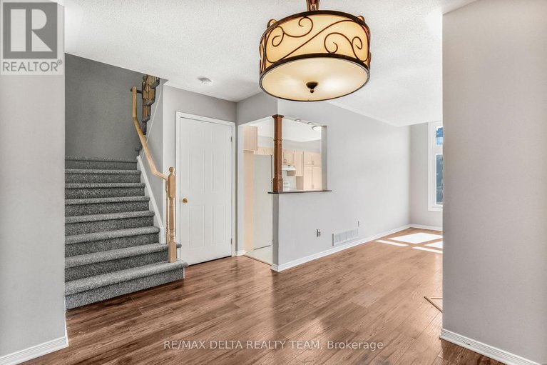 28837602/1969-sunland-drive/fallingbrookgardenway-south/ottawa/ontario/K4A3T1_12