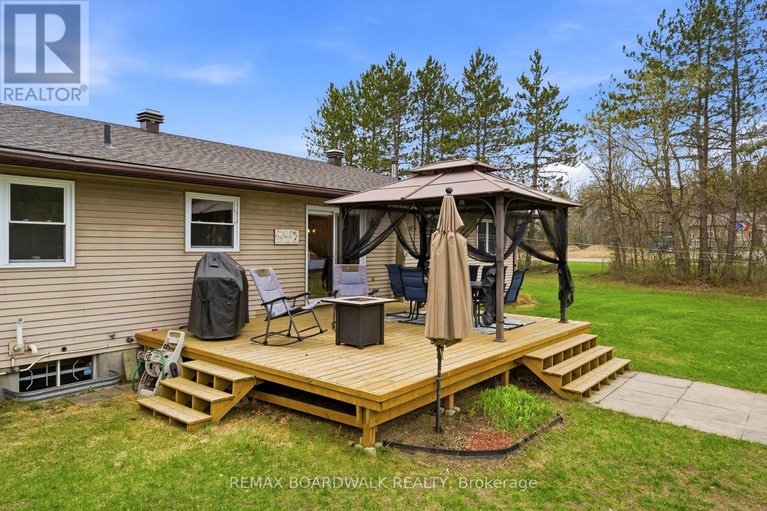 29674449/1671-oneill-road/north-grenville-twp-kemptville-south/north-grenville/ontario/K0G1S0_37