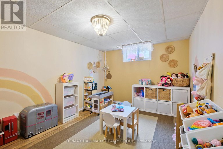 28342814/35-willow-glen-drive/bridlewood/ottawa/ontario/K2M1K8_27