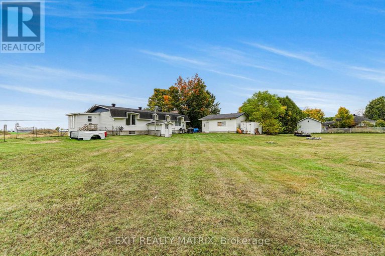 28913280/1895-clark-road/clarencerockland-twp/clarence-rockland/ontario/K4K1K7_30