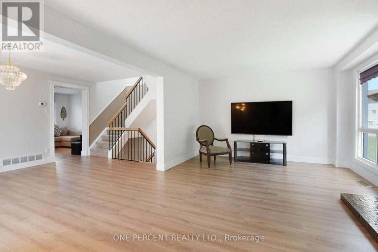 28549707/6585-6585-bilberry-drive/convent-glen-north/ottawa/ontario/K1C4N4_21
