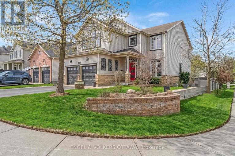 341 Shadehill Crescent