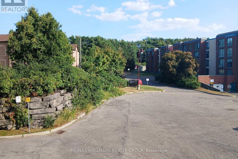 29135225/203-345-centrum-boulevard/bilberry-creekqueenswood-heights/ottawa/ontario/K1E3W9_17