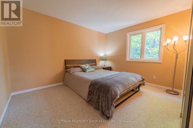 28429385/566-falwyn-crescent-w/fallingbrookridgemount/ottawa/ontario/K4A2A4_27
