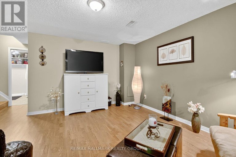 29052935/1415-caravel-crescent/bilberry-creekqueenswood-heights/ottawa/ontario/K1E3X4_38