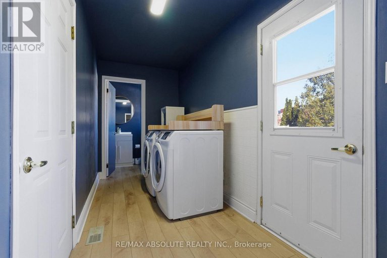 29407947/13-weatherwood-crescent/pineglencountry-place/ottawa/ontario/K2E7C5_25