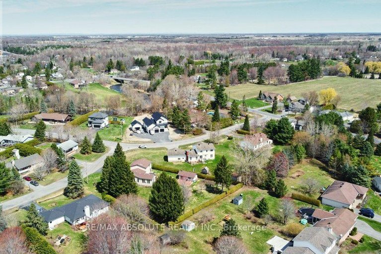 29665092/535-gascon-street/village-of-russell/russell/ontario/K4R1C6_44