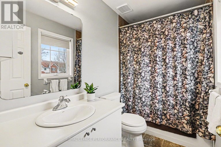 29610973/897-paradise-crescent/fallingbrookgardenway-south/ottawa/ontario/K4A3S5_15