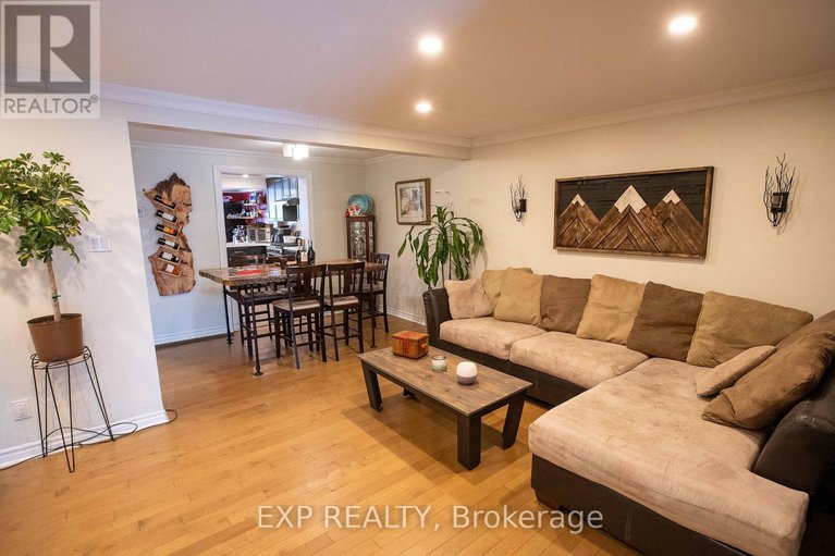 29215003/1108-grenoble-crescent/orleans-wood/ottawa/ontario/K1C2C6_11