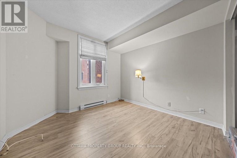 29191218/402-215-somerset-street-w/ottawa-centre/ottawa/ontario/K2P0J1_15