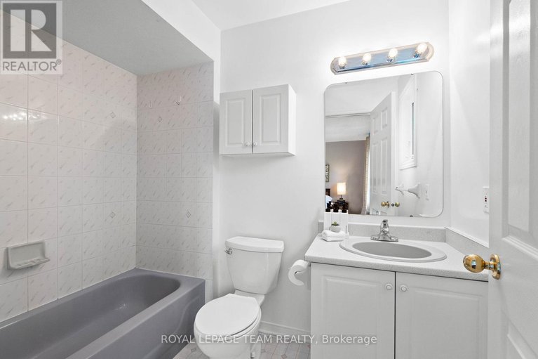 28867147/16-baton-court/katimavik/ottawa/ontario/K2L4C8_19
