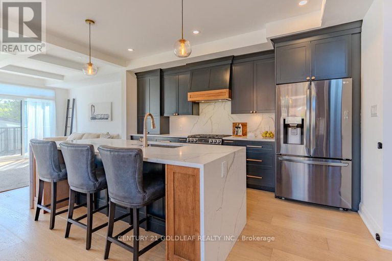 28880325/30-king-george-street/overbrook/ottawa/ontario/K1K1V8_5