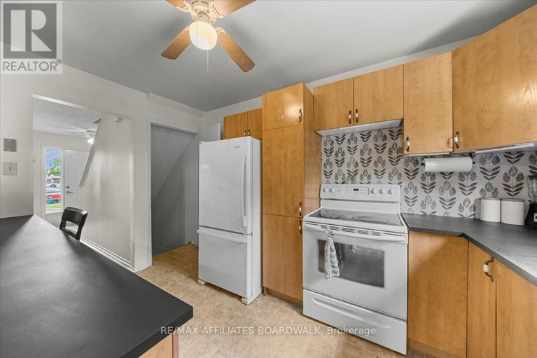 28397301/40-3239-bannon-way/blossom-parkkemp-parkfindlay-creek/ottawa/ontario/K1T1T2_15